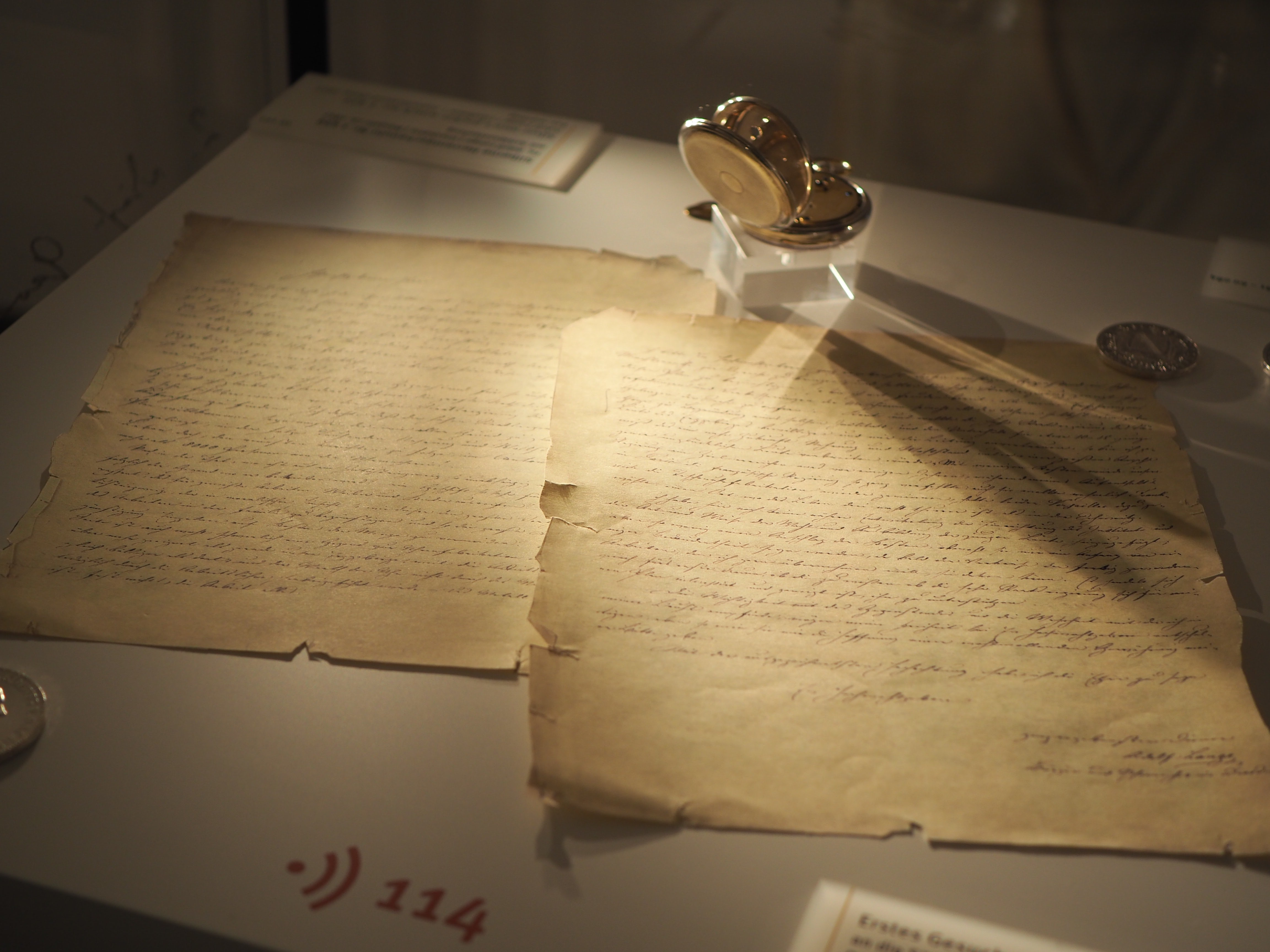 Лист Ф.А. Ланге до Королівського уряду Саксонії зберігається в німецькому Музеї годинної справи у Гласхютті