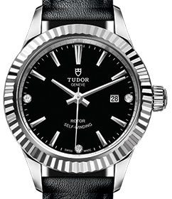 m12110-0025 Tudor Style