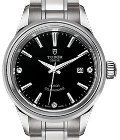 m12100-0004 Tudor Style