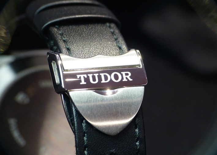 m42010n-0009 Tudor Fastrider Black Shield