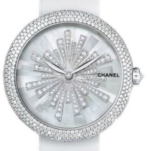 H4530 Chanel Mademoiselle Prive