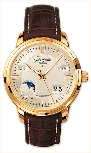 100-02-01-01-04 Glashutte Original Senator