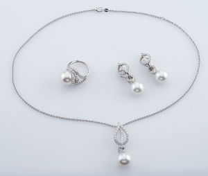 jewelry set Mikimoto Laurel