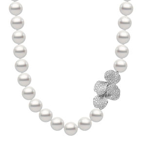 MZP 10148 NDXW 0003 Mikimoto Les Petales Place Vendome