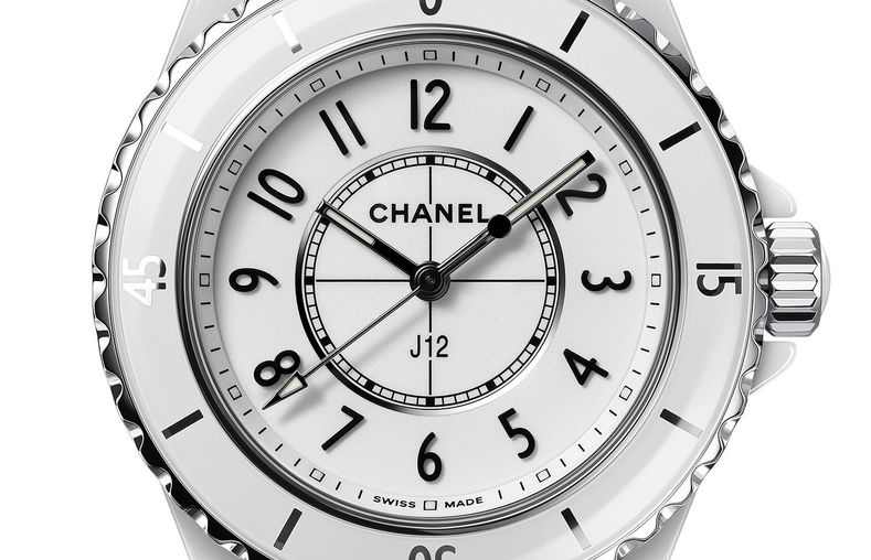 H5698 Chanel J12 White