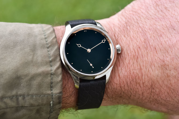 1327-1200 H.Moser & Cie Endeavour Small Seconds