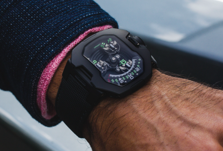 UR-120 SPACE BLACK Urwerk UR-120