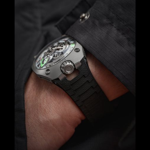 UR-150 Scorpion Urwerk UR-Satellite