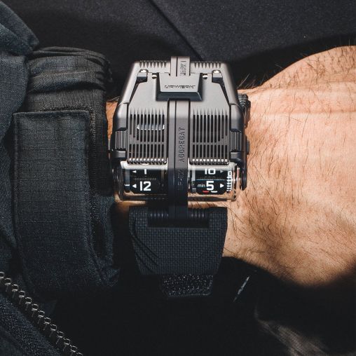 UR-112 Back to Black Urwerk UR-112