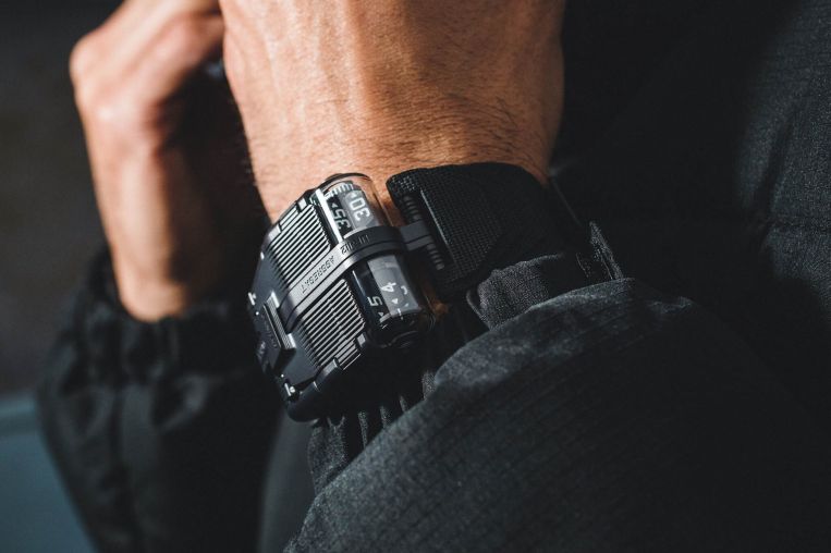 UR-112 Back to Black Urwerk UR-112