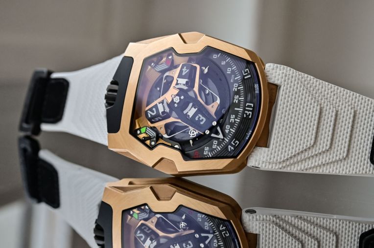 UR-220 Miami Vibe Urwerk UR-210