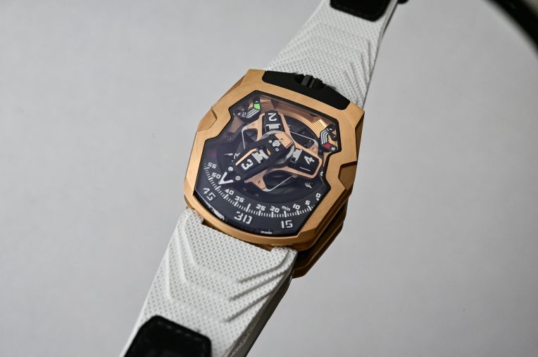 UR-220 Miami Vibe Urwerk UR-210