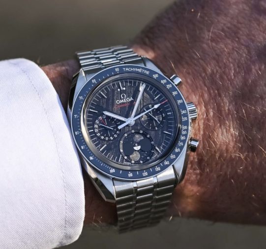 304.30.43.52.01.001 Omega Speedmaster Moonwatch