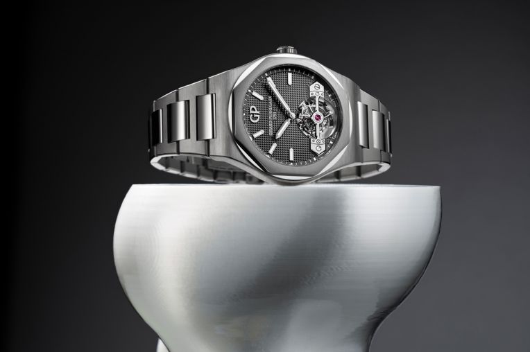 99115-21-3372-1GM Girard Perregaux Laureato