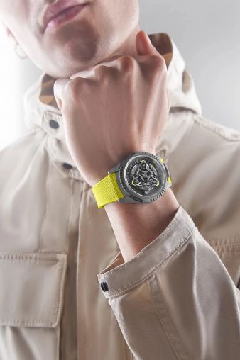 2413-500LE-2A-UR/3B Ulysse Nardin Freak