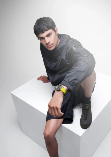 2413-500LE-2A-UR/3B Ulysse Nardin Freak