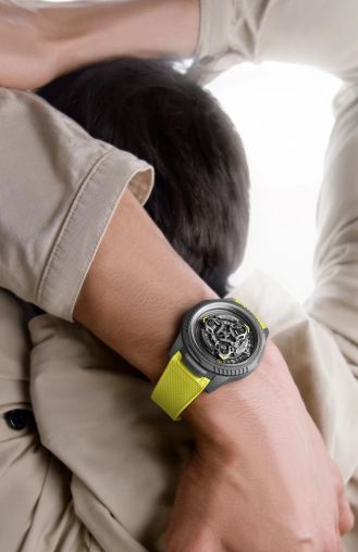 2413-500LE-2A-UR/3B Ulysse Nardin Freak