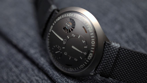 Ressence e-Crown Type 2: первые самонастраивающиеся механические часы